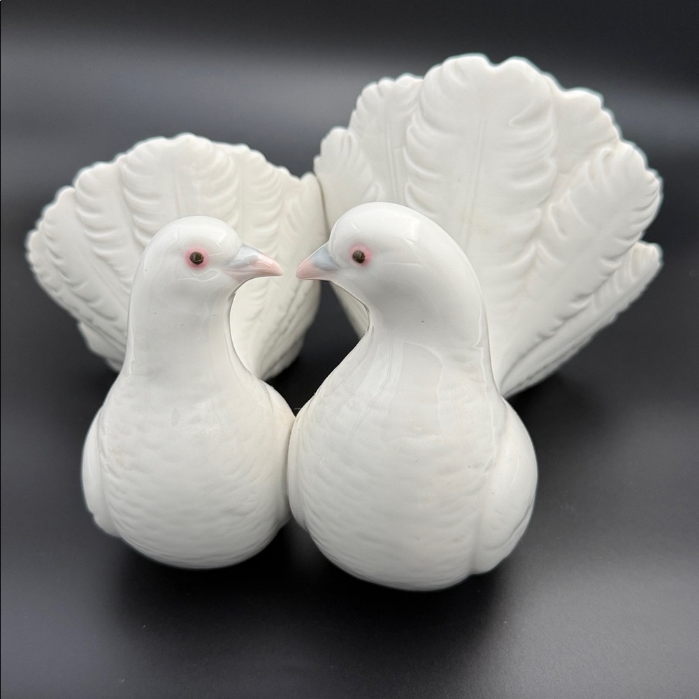 Lladro White Dove Pair Figurine